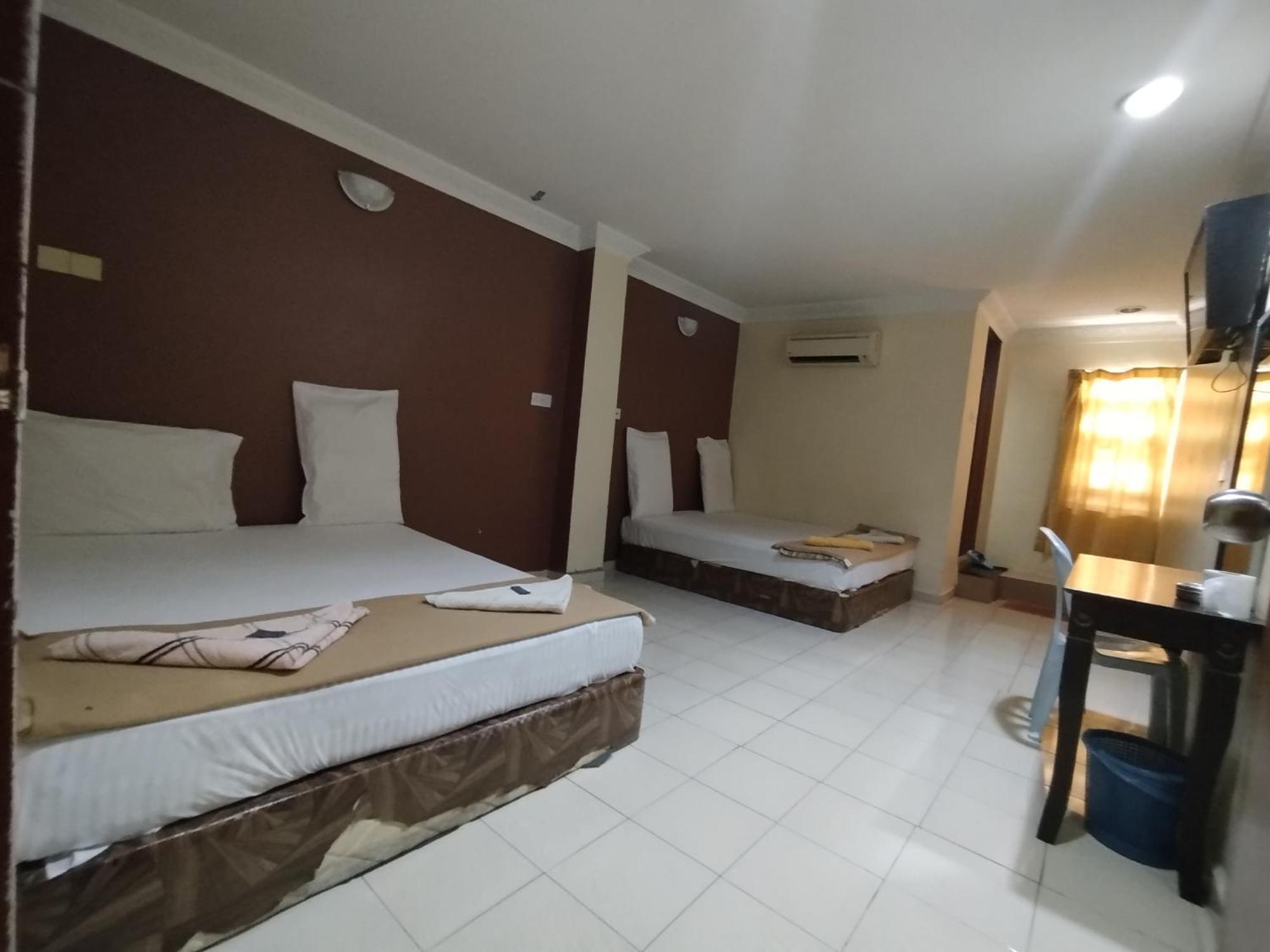 Sentosa Villa Hotel Klang Buitenkant foto