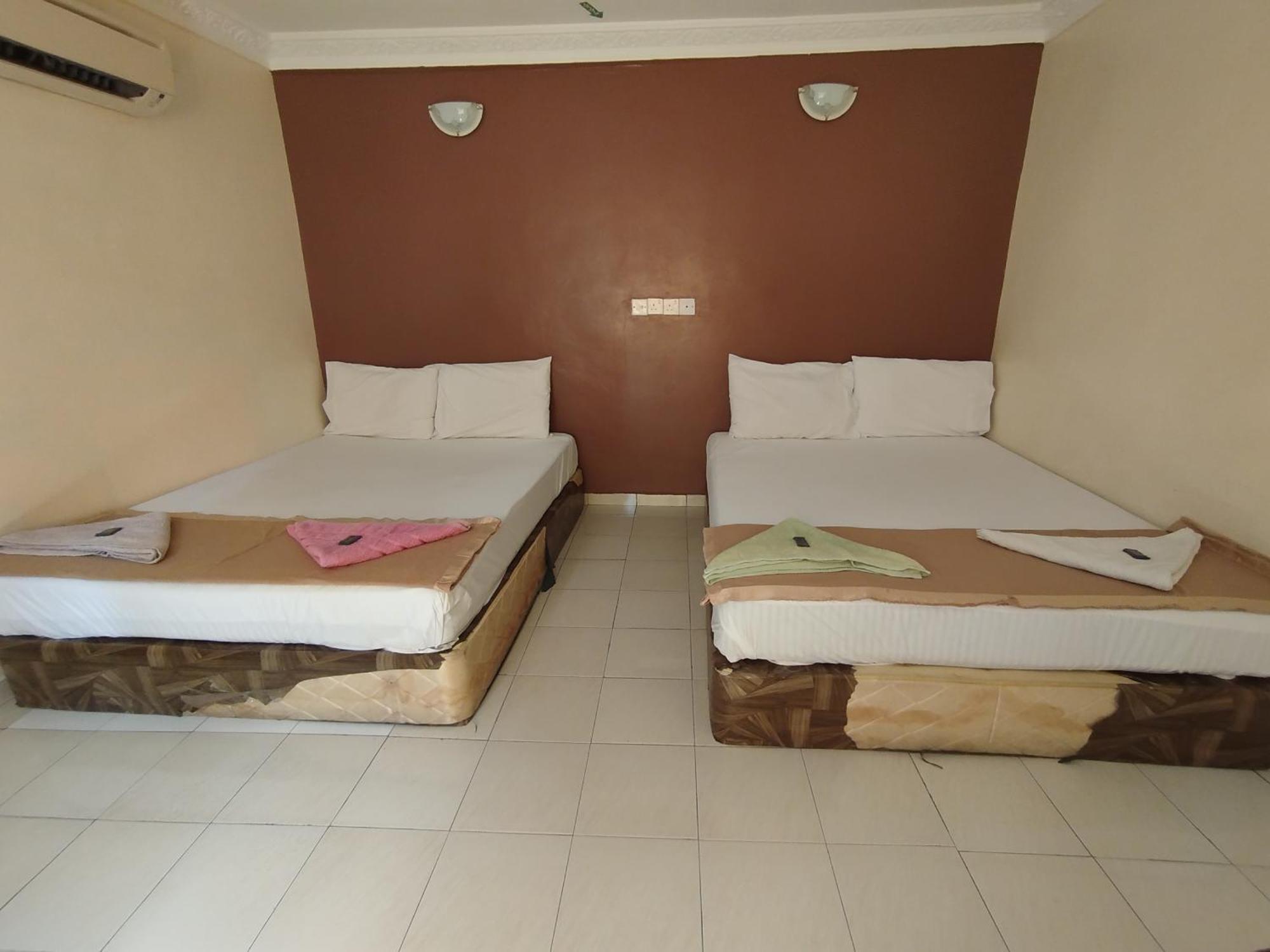 Sentosa Villa Hotel Klang Buitenkant foto