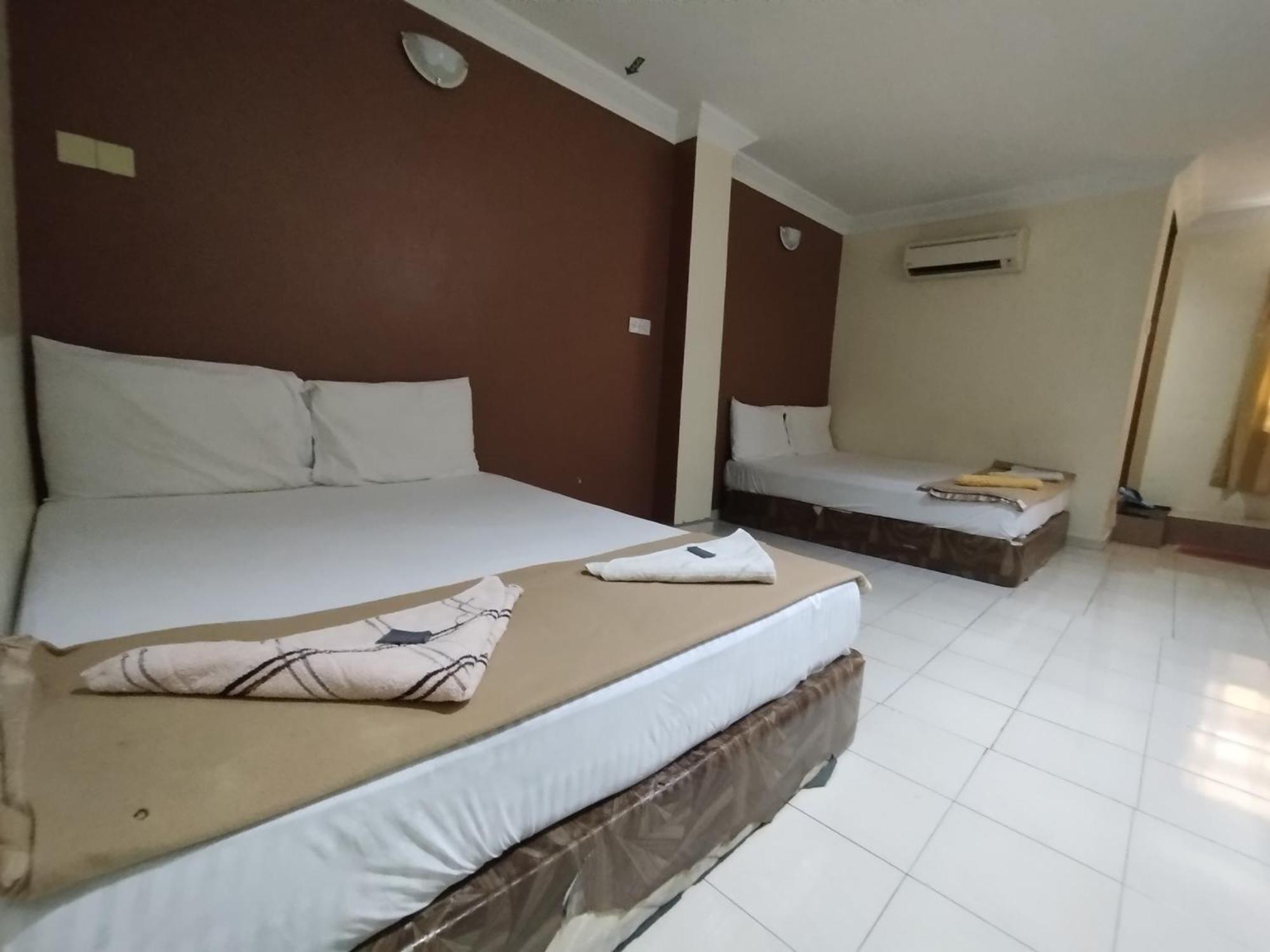 Sentosa Villa Hotel Klang Buitenkant foto