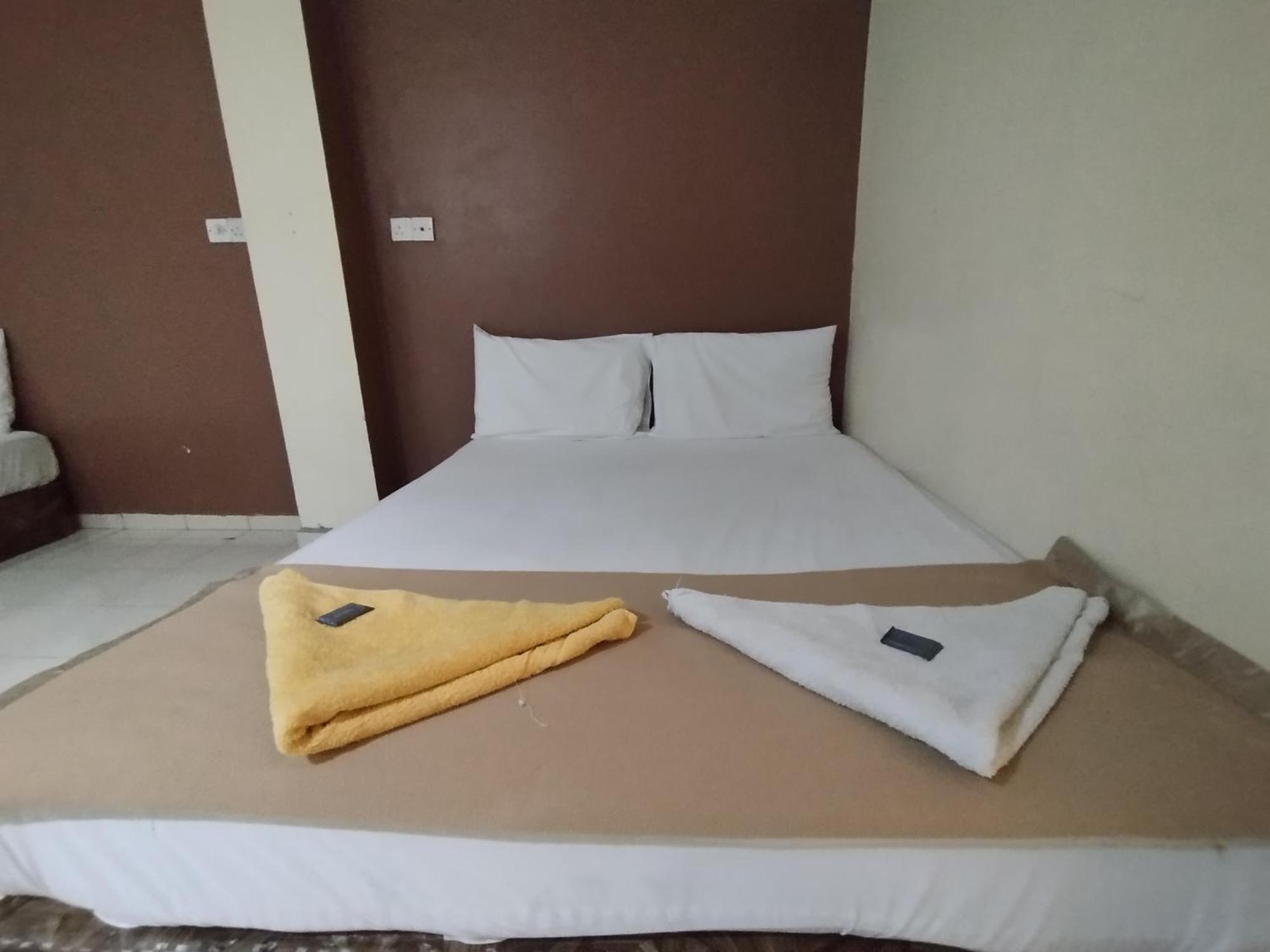 Sentosa Villa Hotel Klang Buitenkant foto