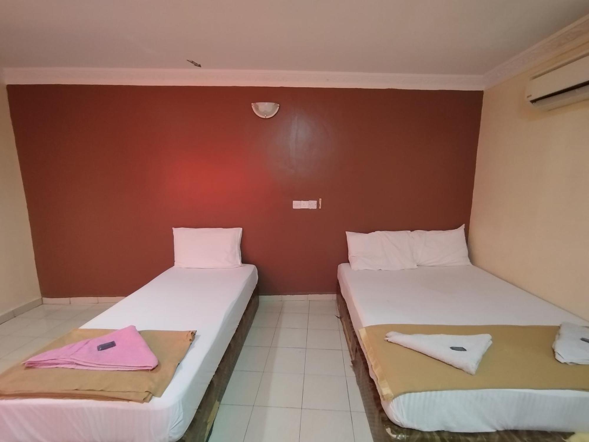 Sentosa Villa Hotel Klang Buitenkant foto